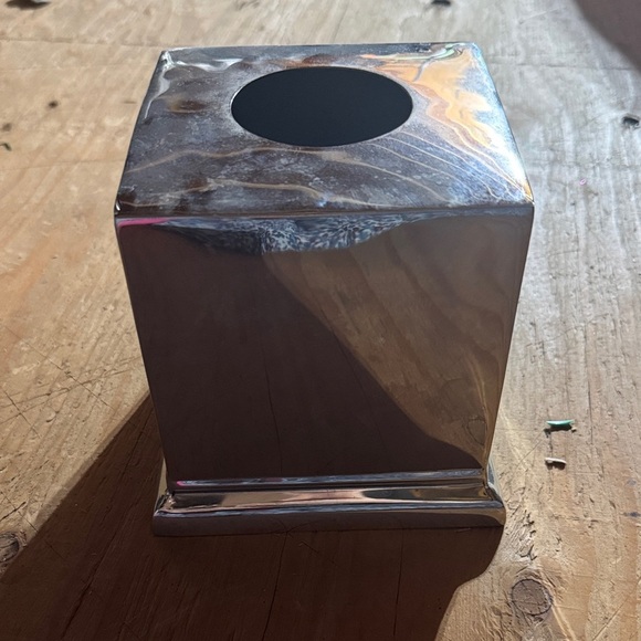 Silver Tissue Box Cover - Picture 1 of 9